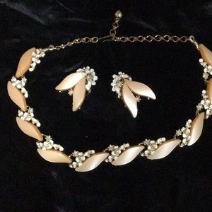 Vintage pink necklace earrings set